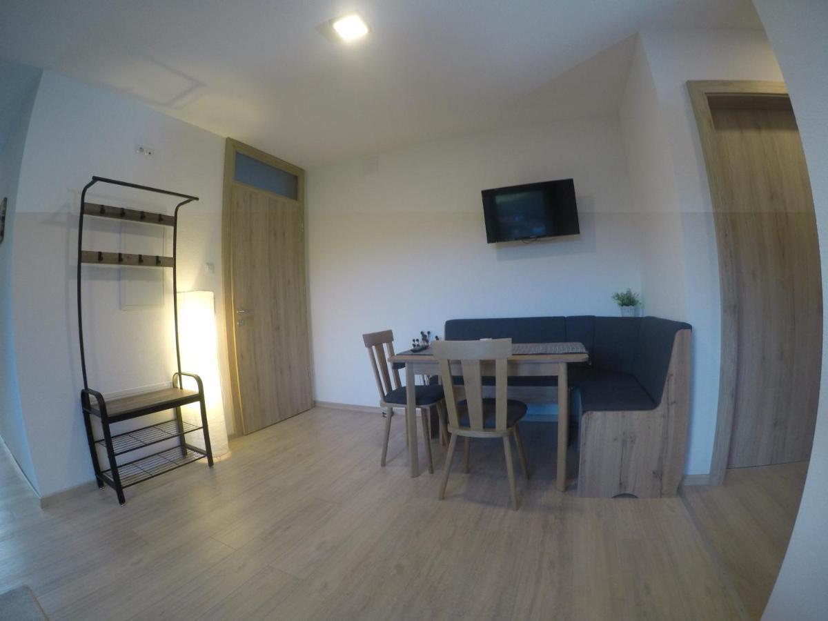 Apart Katja แลงเงนเฟลด์ ภายนอก รูปภาพ